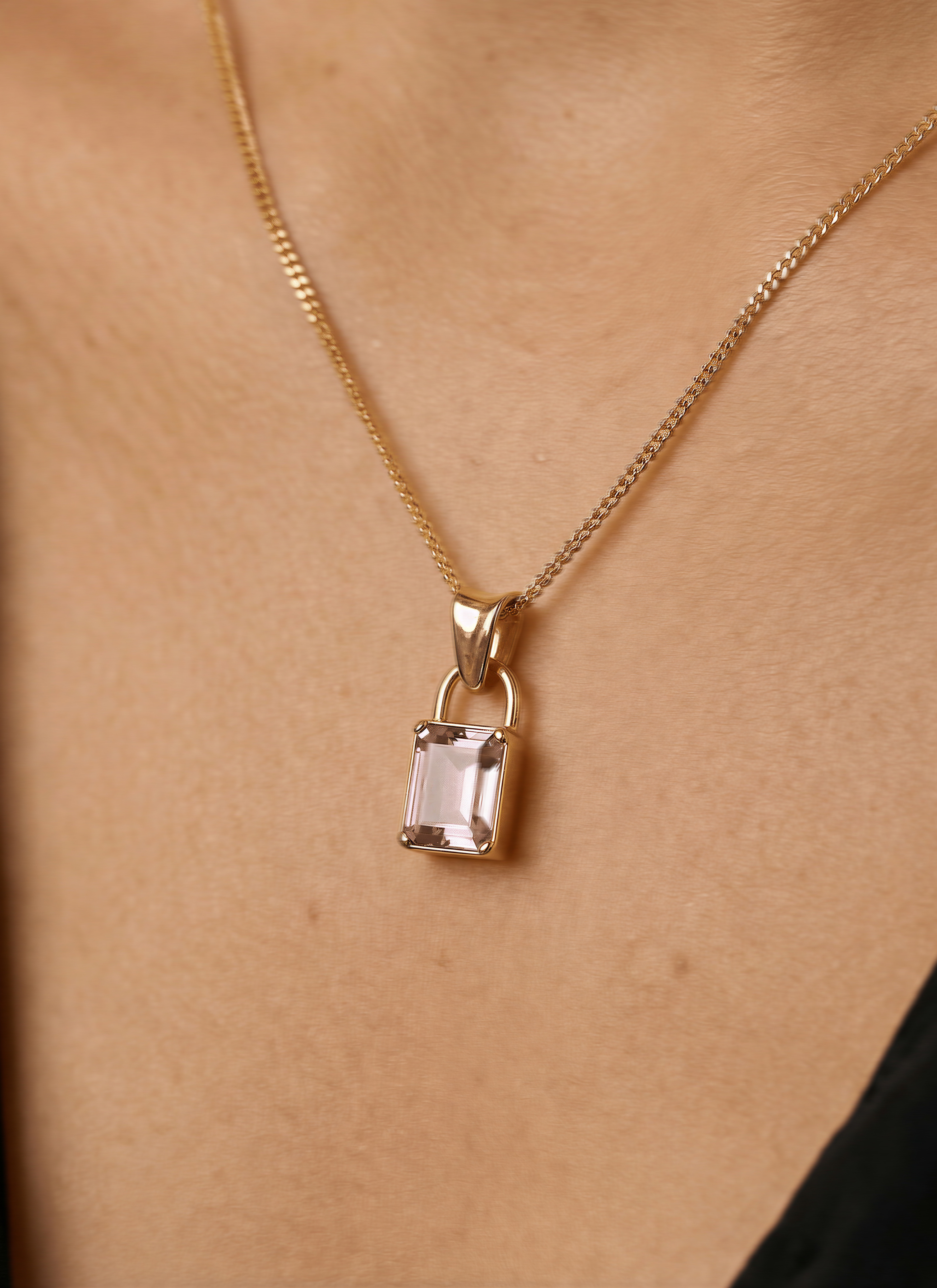 Locksy Hanger Goud — Rose quartz  • Personaliseerbaar